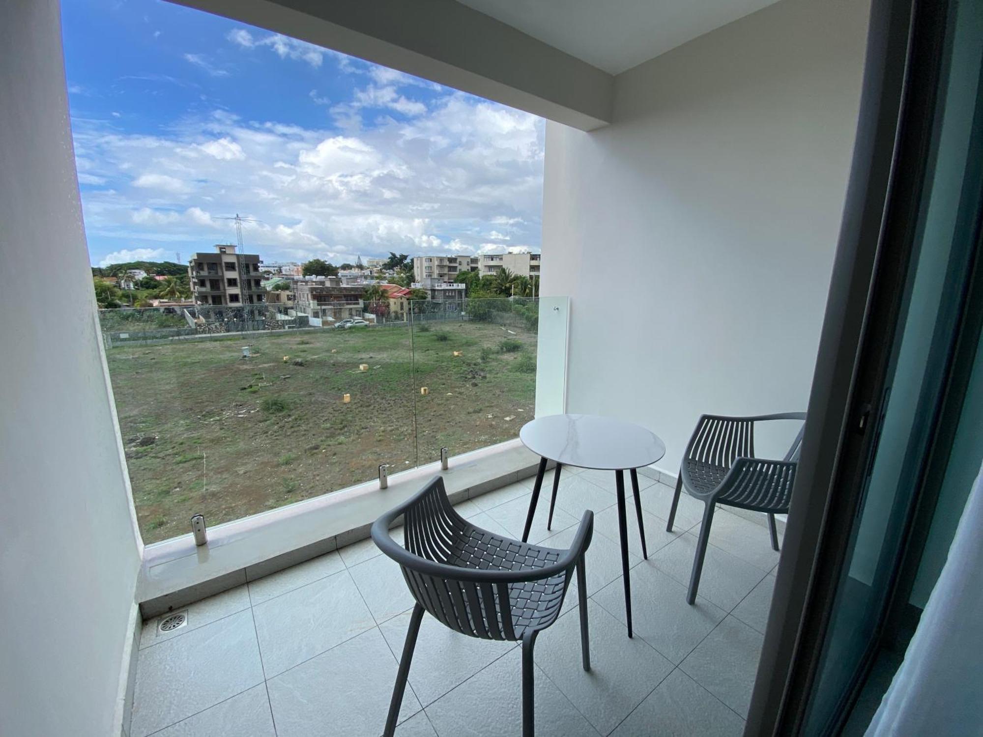 Sandstone Apartment A Walk To The Beach Flic-en-Flacq Exterior foto